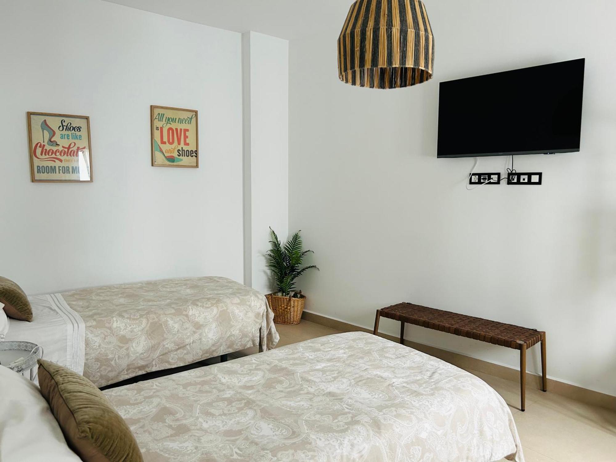 Victoria Beach Premium Малага Экстерьер фото